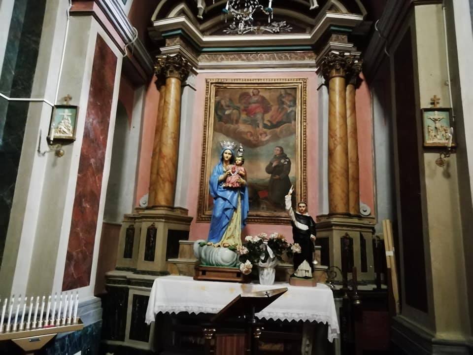 Altare della chiesa parrocchiale di Villerose