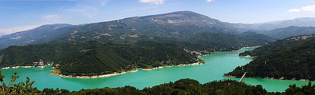 Panorama del Lago del Salto